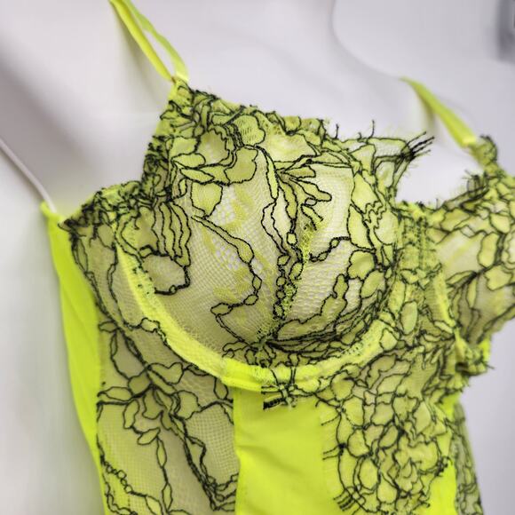 NWT Windsor Neon Yellow c7 Black Lace Thong Bodysuit Women's XL - Picture 2 of 9